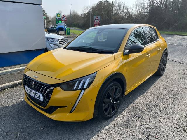 Peugeot 208 1.2 PureTech 100 GT Premium 5dr EAT8 Hatchback Petrol Yellow